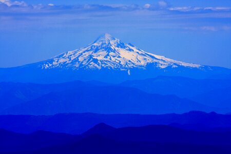 Cascade mountains mountain dusk