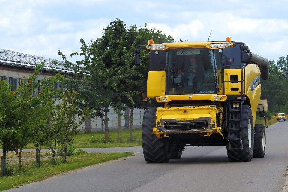 Vehicle agricultural machine grain harvest