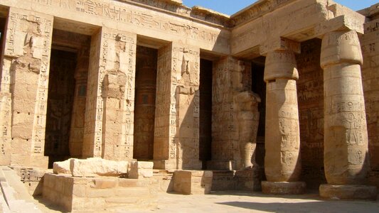Hall of columns luxor temple