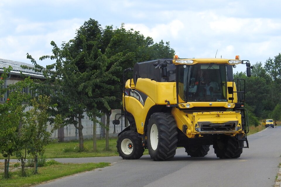 Vehicle agricultural machine grain harvest
