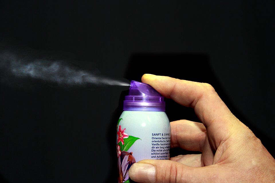 Graffiti night spray can