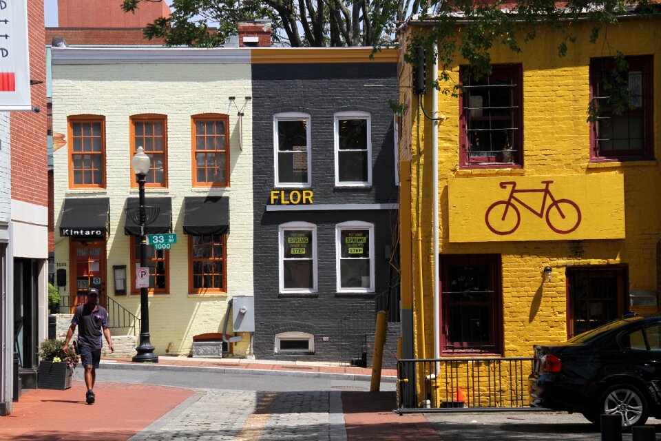 Colorful neighbourhood