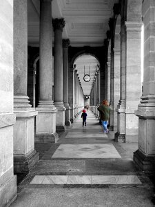 Arches paving the passage of the