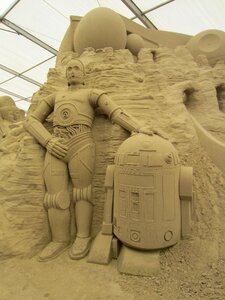 C-3po r2d2 sand art photo