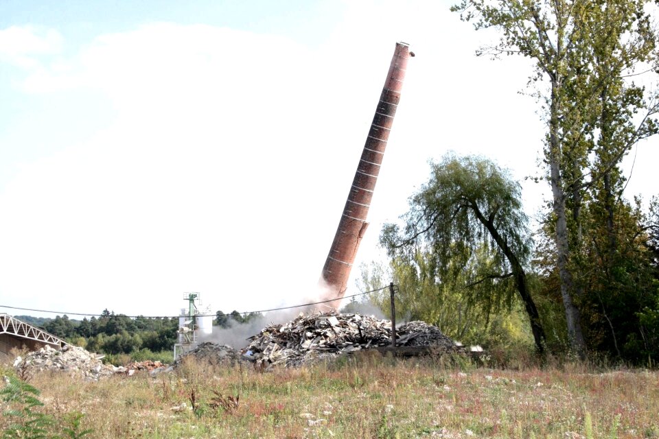 Chimney fall dust