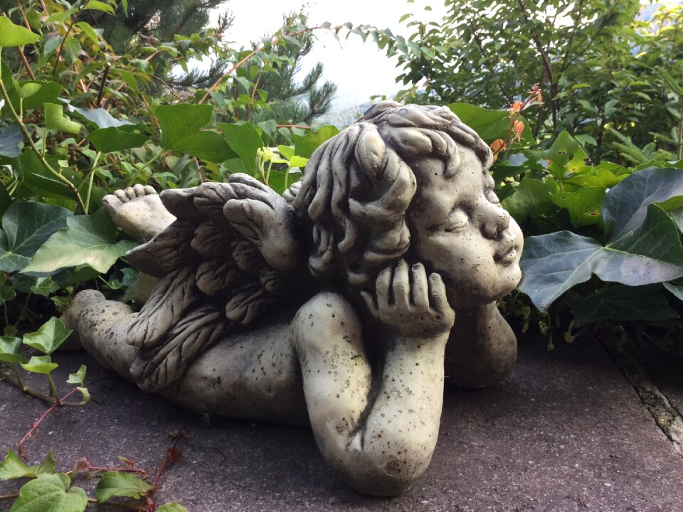 Statuette number stone