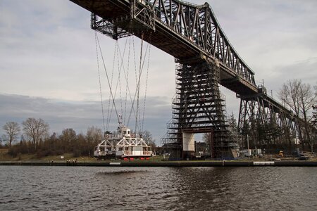 Ferry high bridge shipping lane