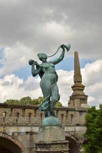 Architecture fountain bust