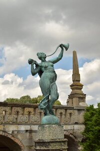 Architecture fountain bust photo