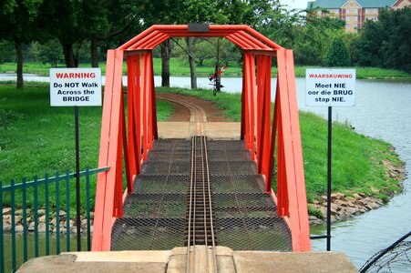 Red gauge track photo