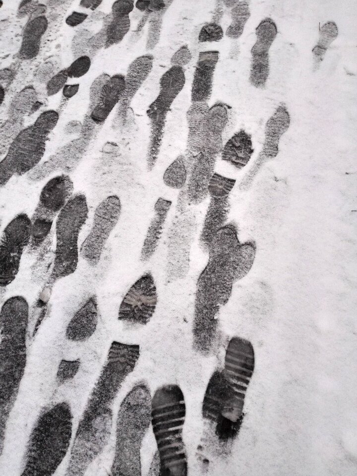 Footprints black and white minimalist