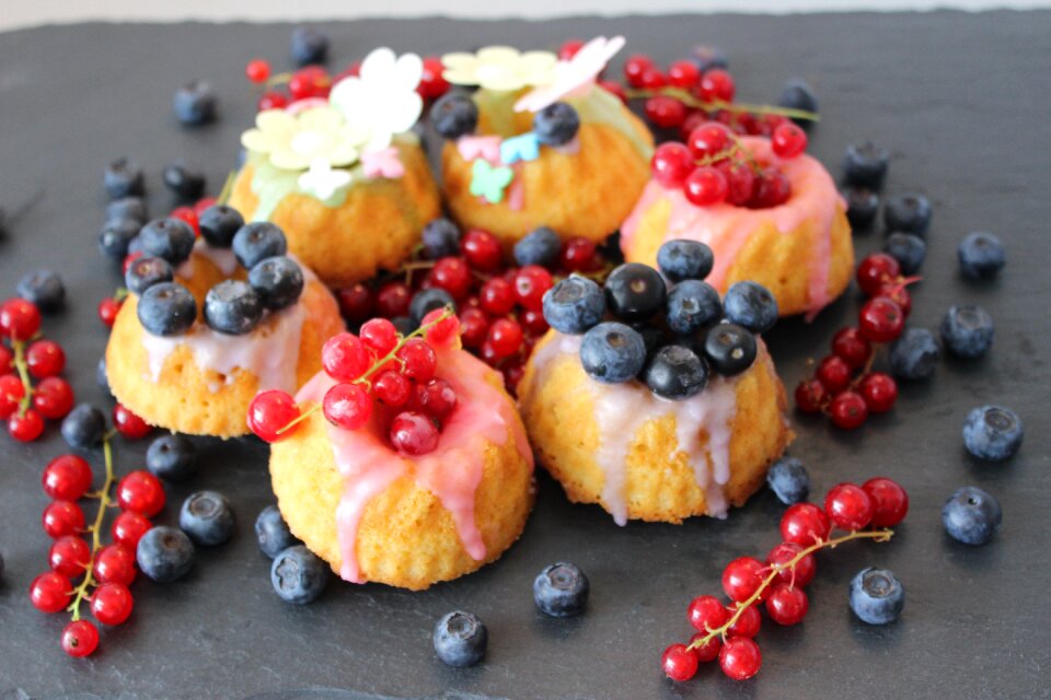 Bake blueberries currant