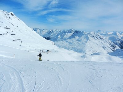 Lonely ski drive photo