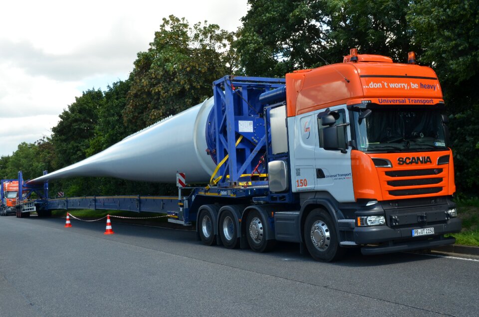 Wind turbine truck transport
