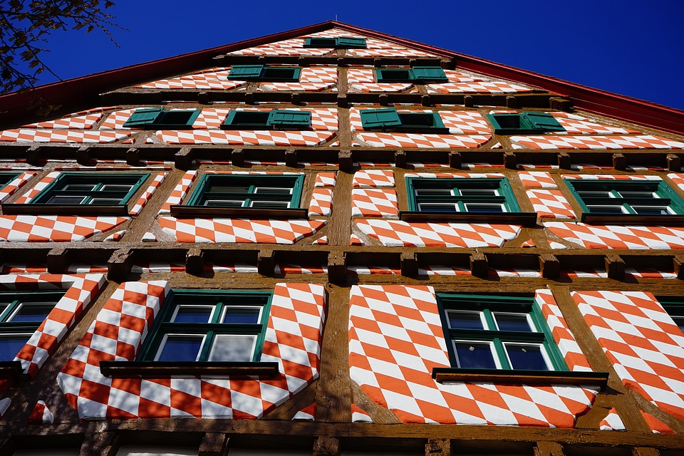 Red and white checkered ulm fishermen's quarter