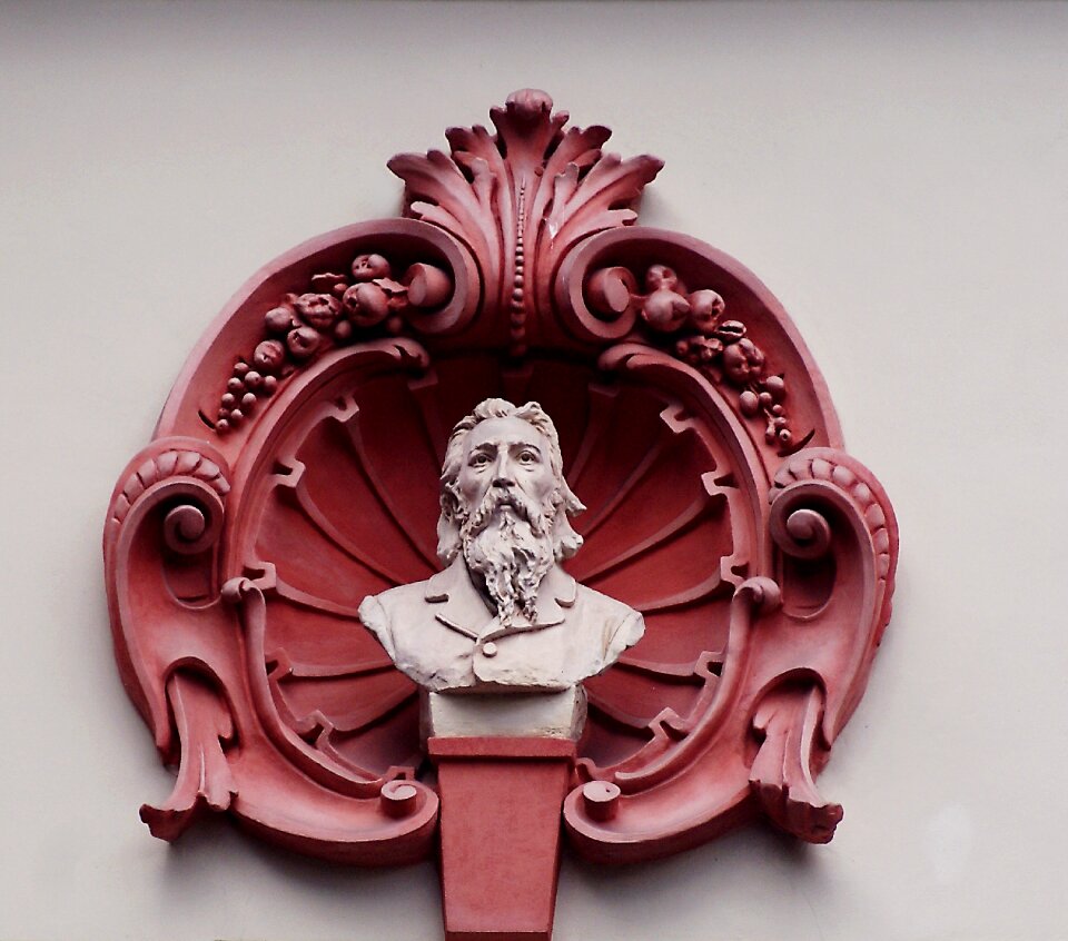 Bust ornament decoration