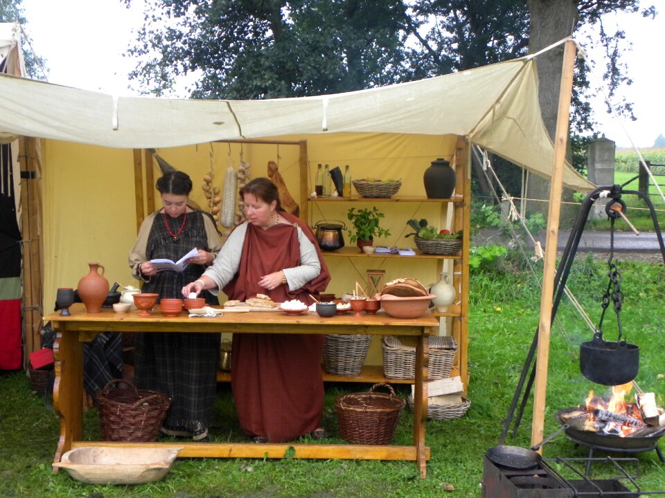 Cooking woman roman cooking