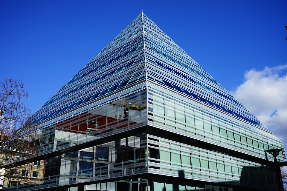 Glass glazing house