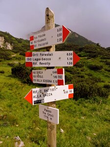 Signal arrows mountain photo