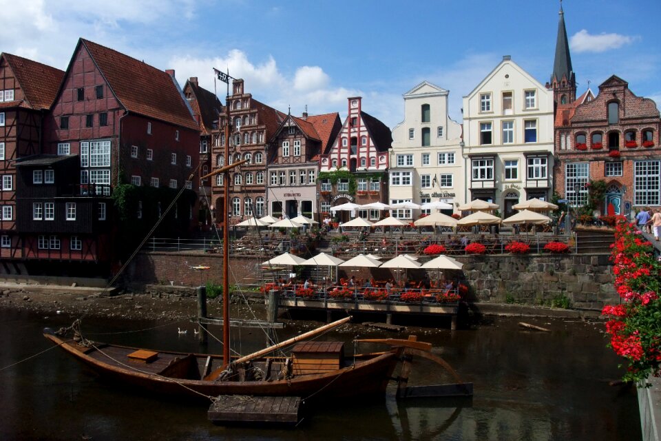 Ilmenau barge to transport salt summer