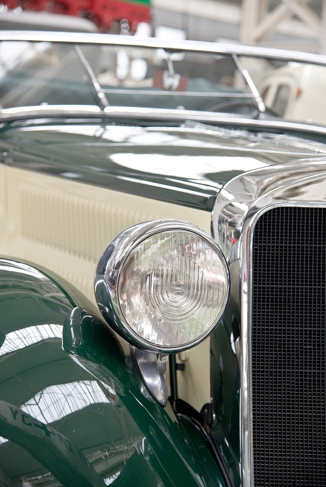 Spotlight old oldtimer