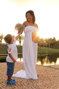 Family pregnancy white dress photo