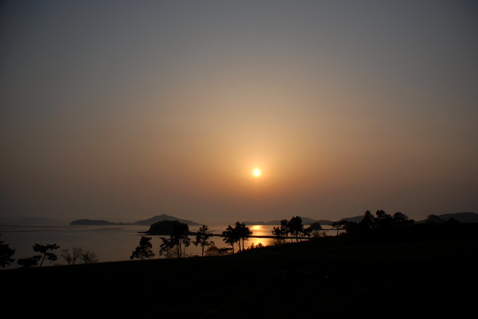 Silhouette twilight glow