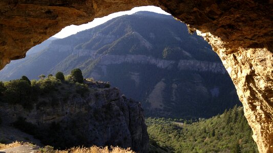 Framed cavern