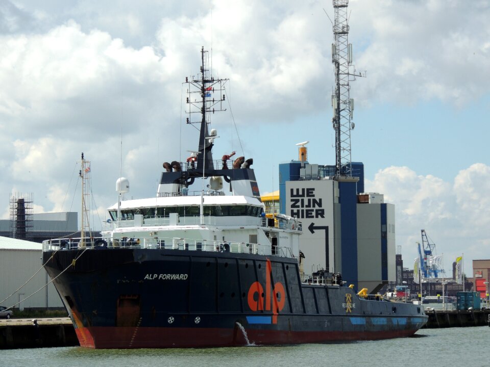 Tug rotterdam lekhaven