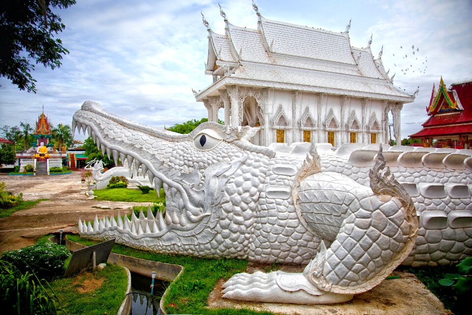 The white temple crocodile statue