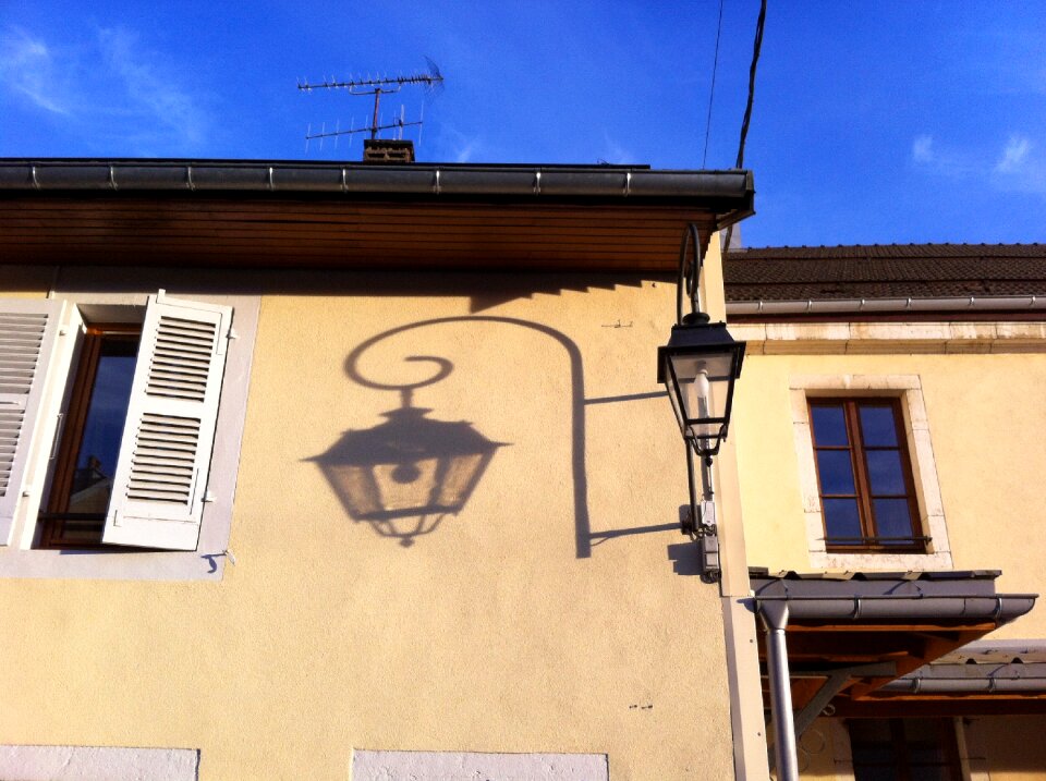 Shadow street sun
