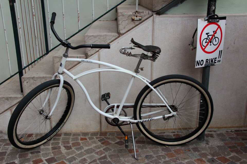 Bike parking wheel