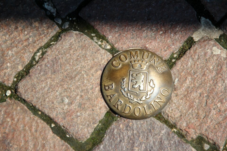 Comune bardolino road marking mark