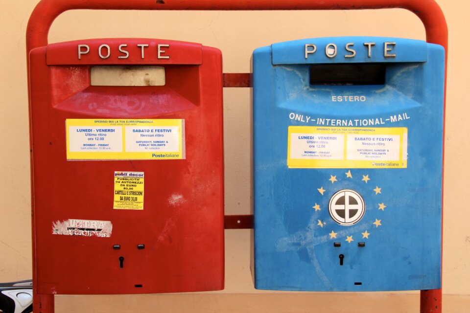Italy letter boxes send