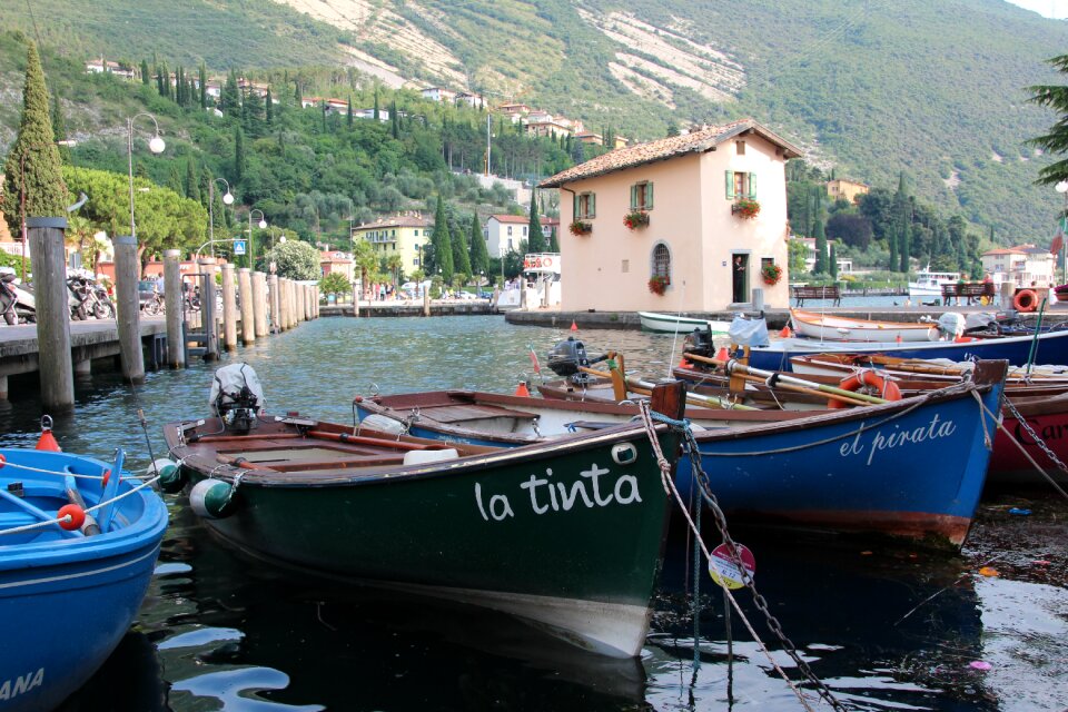 Port garda mountains boat mooring