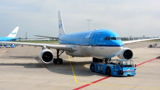 Fly travel schiphol