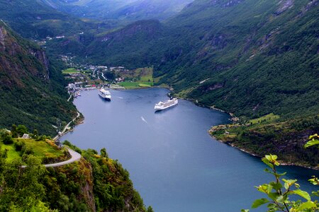 Panoramic cruise ships bay