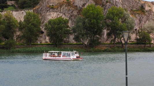 Avignon water river
