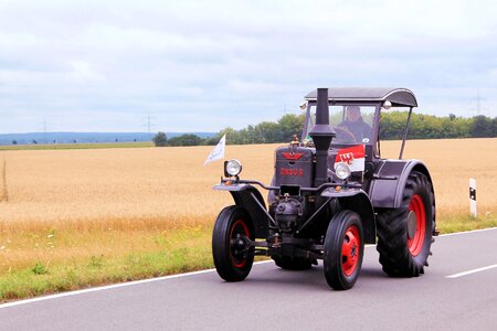 Agricultural machine oldtimer tractors photo