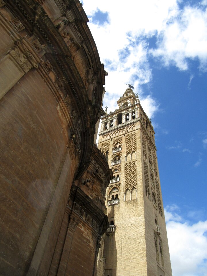 Giralda seville height