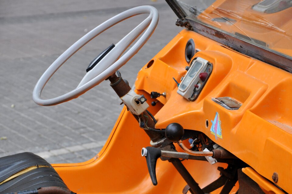Steering wheel dashboard orange méhari