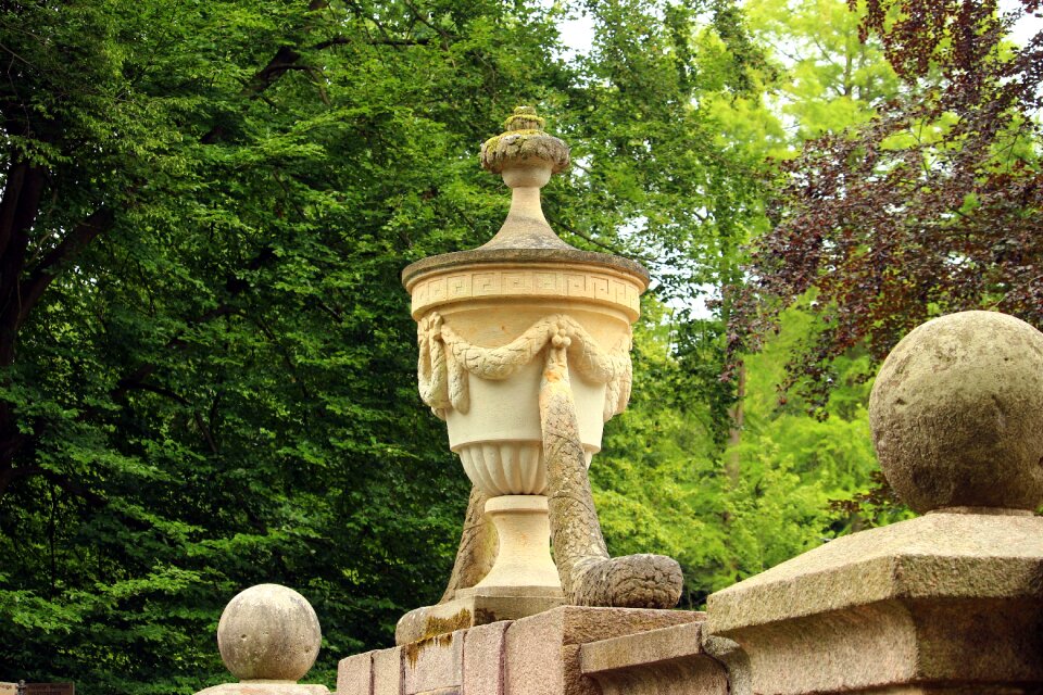 Bridge sculpture statue