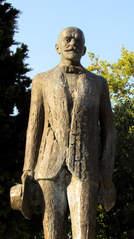 History statue sculpture
