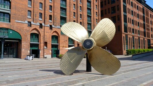 Large sculpture hard