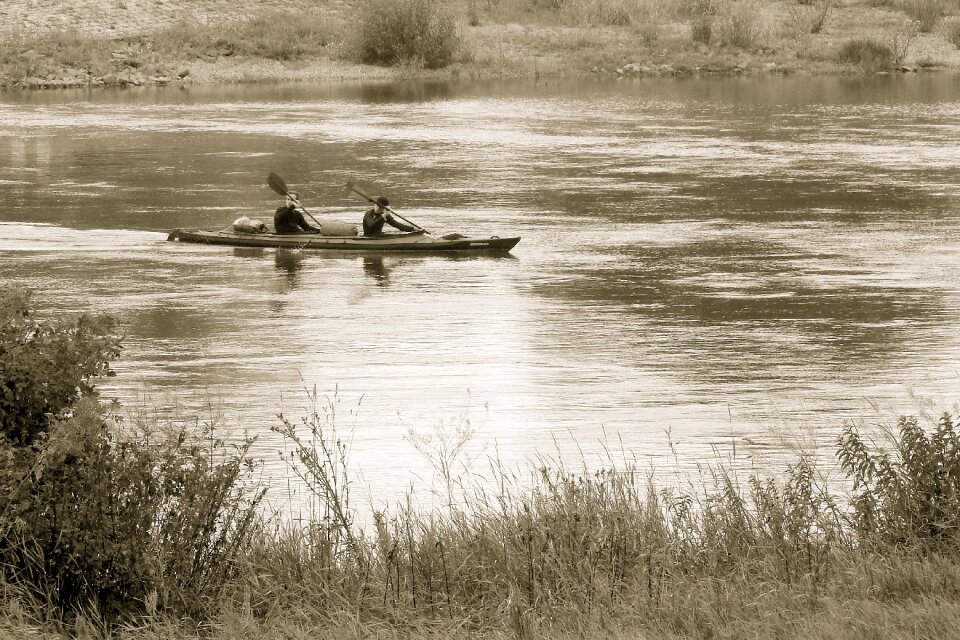 Canoeing paddle black and white