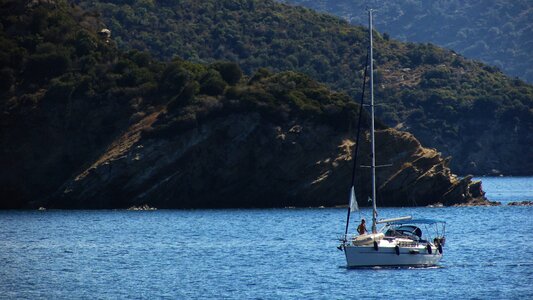 Landscape coast yacht photo