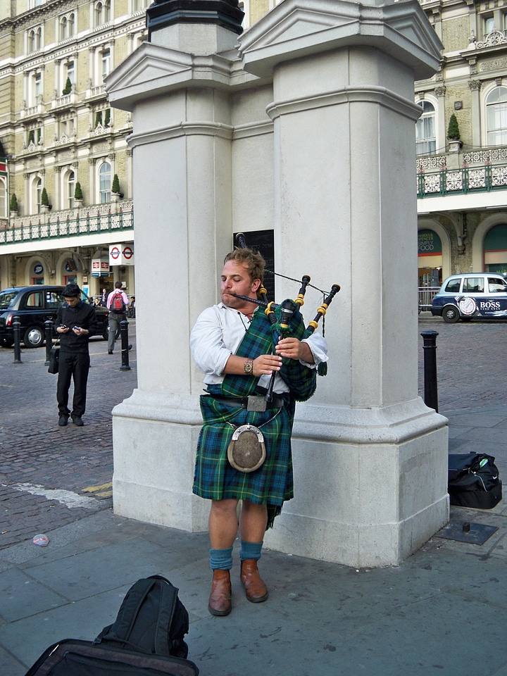 Street musicians london