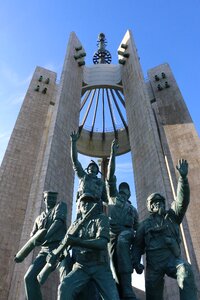 Statue soldier war
