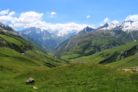 Migration trekking mountain photo