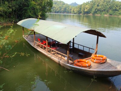 Vietnam lake boat photo